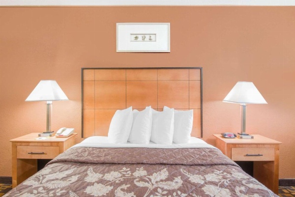 Days Inn by Wyndham Gettysburg image 11