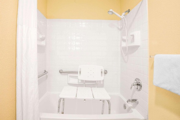 Days Inn by Wyndham Gettysburg image 6